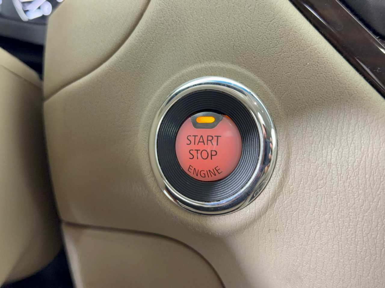 Used 2015 Nissan Pathfinder Platinum FWD image 23