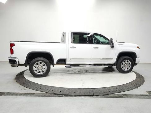 Used 2024 Chevrolet Silverado 2500 High Country image 8
