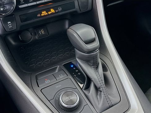 Used 2025 Toyota RAV4 LE image 17