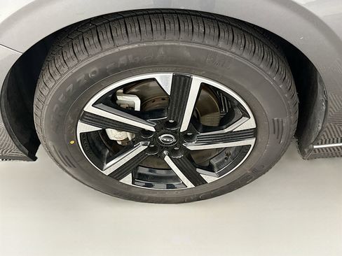 Used 2024 Nissan Sentra SV image 11