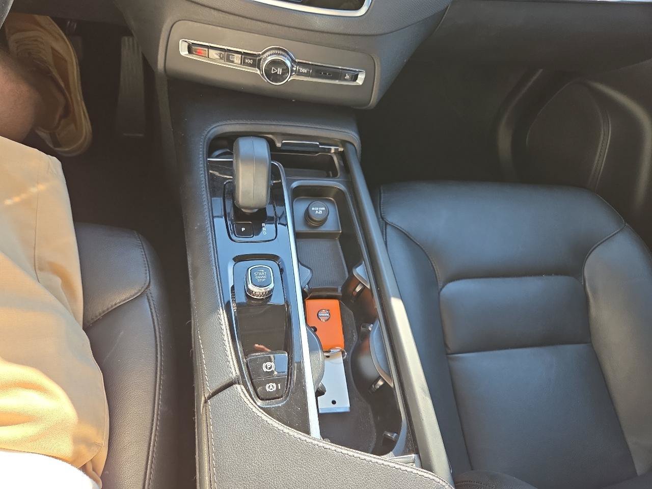 Used 2023 Volvo XC90 B5 Core AWD/4WD image 14