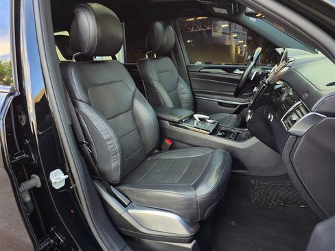 Used 2017 Mercedes-Benz GLS 550 4MATIC w/ Driver Assistance Package image 22