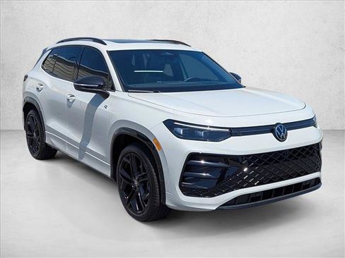 New 2026 Volkswagen Tiguan SE R-Line FWD image 3