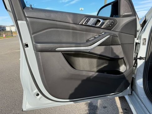 Used 2023 BMW X7 M60i w/ Executive Package image 21