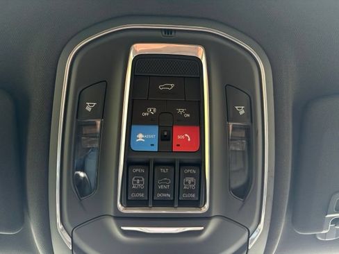 New 2026 Jeep Grand Cherokee L Limited w/ Limited Altitude Package AWD/4WD image 30