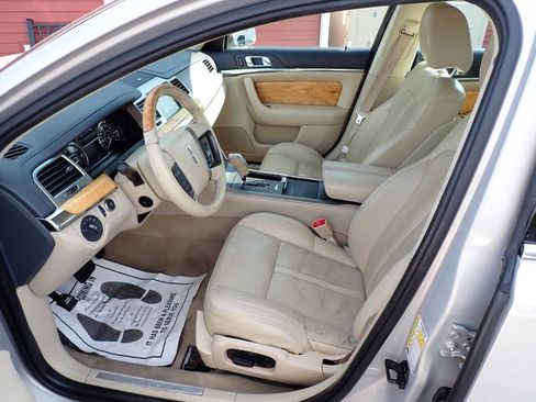 Used 2009 Lincoln MKS AWD image 7