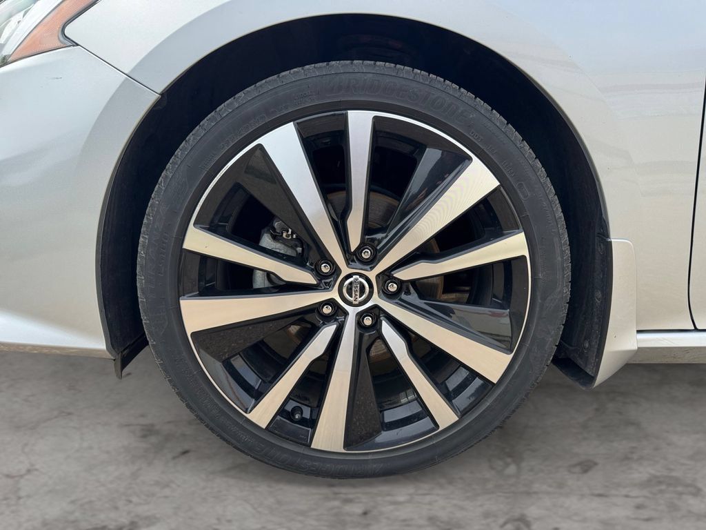Used 2021 Nissan Altima 2.5 SR w/ SR Premium Package FWD image 9