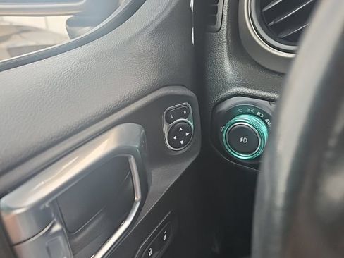 Used 2022 Jeep Wrangler Unlimited Sport AWD/4WD image 9