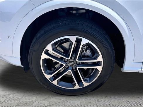 Used 2025 Audi Q5 Premium w/ Convenience Package AWD/4WD image 8