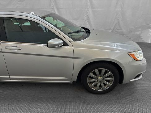 Used 2012 Chrysler 200 Touring FWD image 7