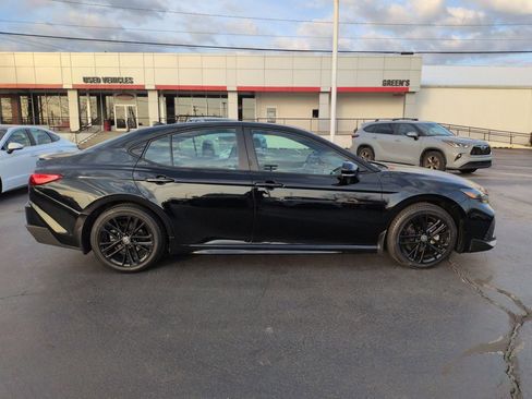 Certified 2025 Toyota Camry SE image 6