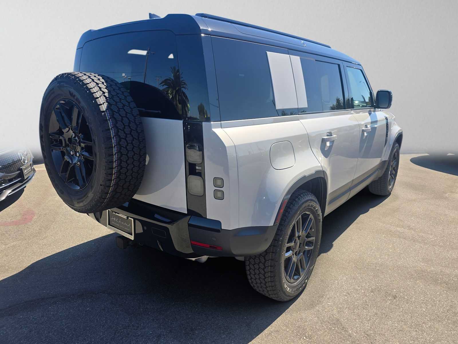 New 2026 Land Rover Defender 110 S AWD/4WD image 5