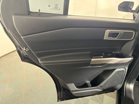 Used 2024 Ford Explorer XLT w/ Class IV Trailer Tow Package AWD/4WD image 19