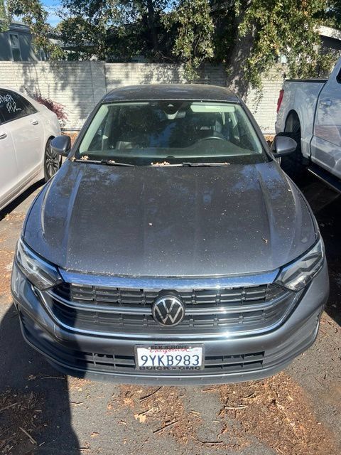 Used 2024 Volkswagen Jetta SE FWD image 3