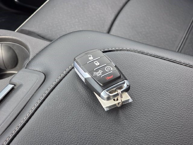 Used 2025 RAM 2500 Laramie AWD/4WD image 39