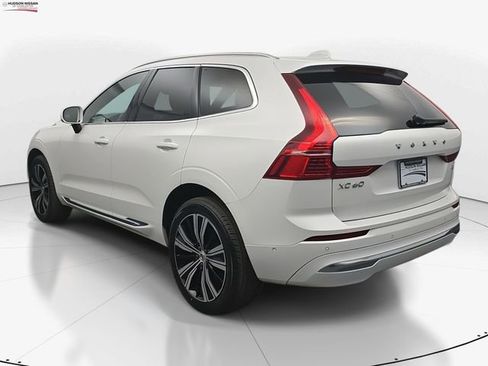 Used 2023 Volvo XC60 B5 Plus image 7