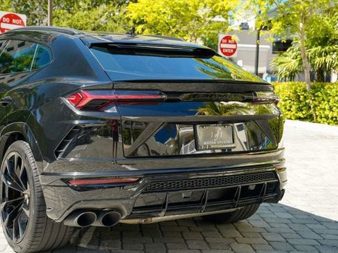 Used 2022 Lamborghini Urus image 44