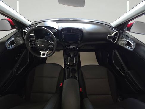 Used 2025 Kia Soul LX w/ LX Technology Package FWD image 24