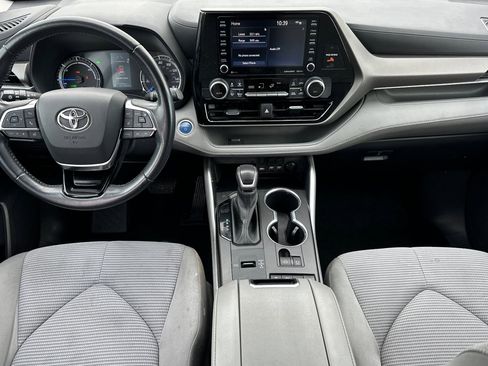 Used 2021 Toyota Highlander LE image 15