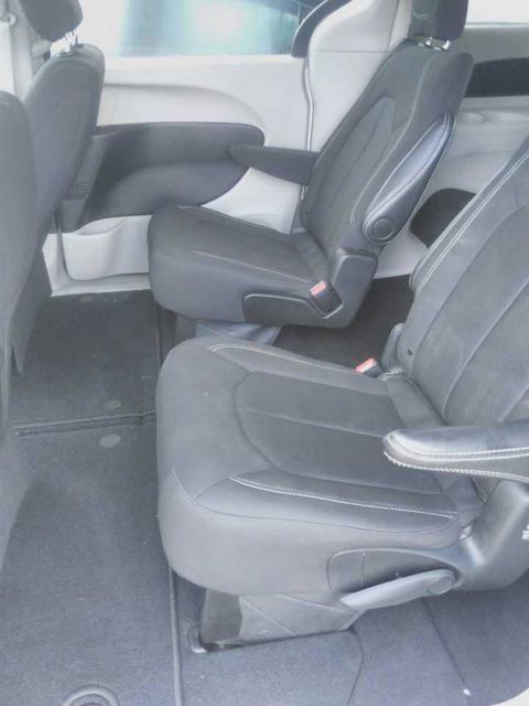 Used 2024 Chrysler Voyager LX FWD image 8