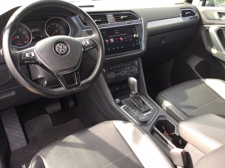 Used 2018 Volkswagen Tiguan SEL AWD/4WD image 18