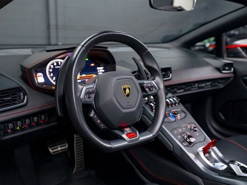 Used 2019 Lamborghini Huracan LP 580-2 image 9