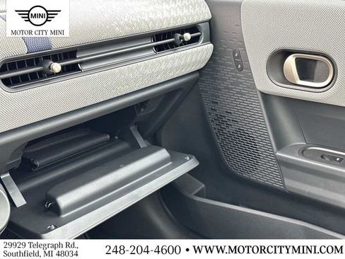 Certified 2025 MINI Cooper S image 32