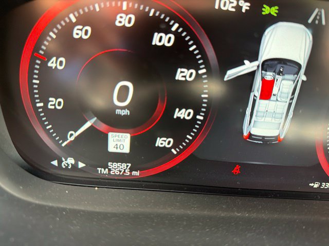 Used 2020 Volvo XC60 T5 Momentum FWD image 6