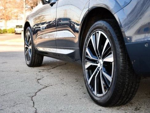 Certified 2025 Volvo XC60 B5 Plus image 9