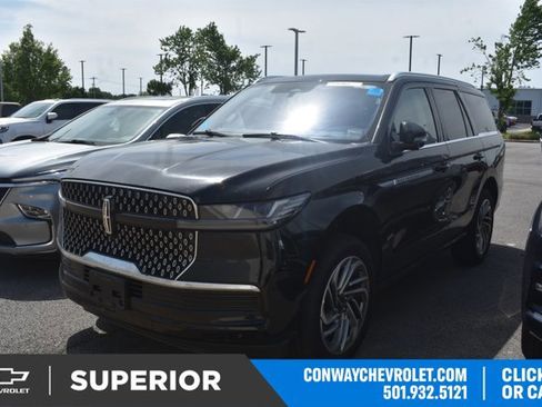 Used 2025 Lincoln Navigator Reserve AWD/4WD image 1