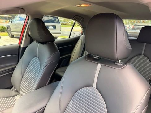Used 2024 Toyota Camry SE FWD image 22
