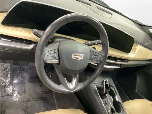 Used 2024 Cadillac XT4 Premium Luxury image 12