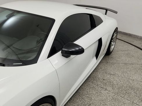 Used 2018 Audi R8 V10 RWD image 11