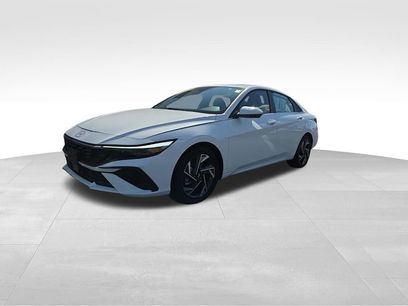 Used 2025 Hyundai Elantra SEL w/ Cargo Package