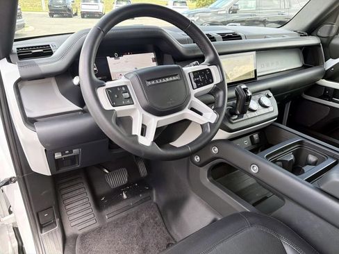 Used 2024 Land Rover Defender 90 X-Dynamic SE AWD/4WD image 17