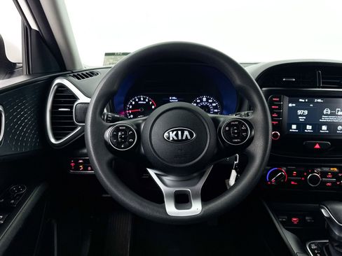 Used 2021 Kia Soul S FWD image 3