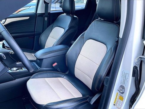 Used 2022 Ford Escape Titanium w/ Titanium Elite Package image 21