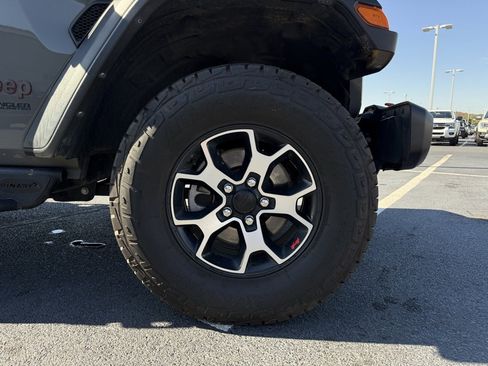 Used 2022 Jeep Wrangler Unlimited Rubicon image 35