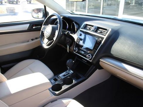 Used 2019 Subaru Outback 2.5i Premium AWD/4WD image 18