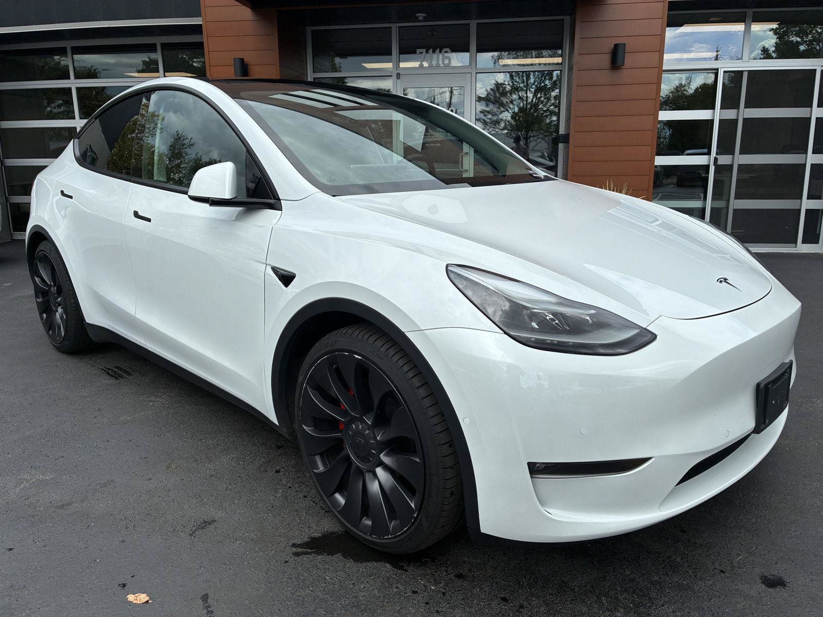 Used 2022 Tesla Model Y Performance AWD/4WD image 23