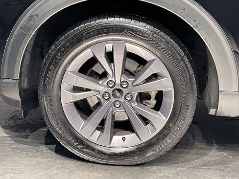 Used 2022 Ford Explorer XLT w/ Equipment Group 202A image 41