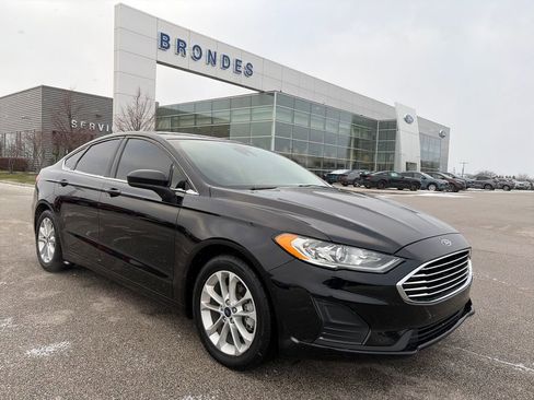 Used 2020 Ford Fusion SE image 1