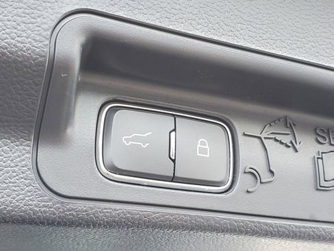 Used 2023 Ford Explorer ST-Line w/ Class IV Trailer Tow Package image 8