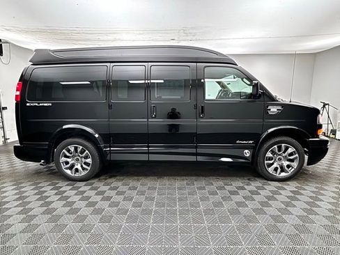 New 2026 GMC Savana 2500 w/ Driver Convenience Package RWD image 6