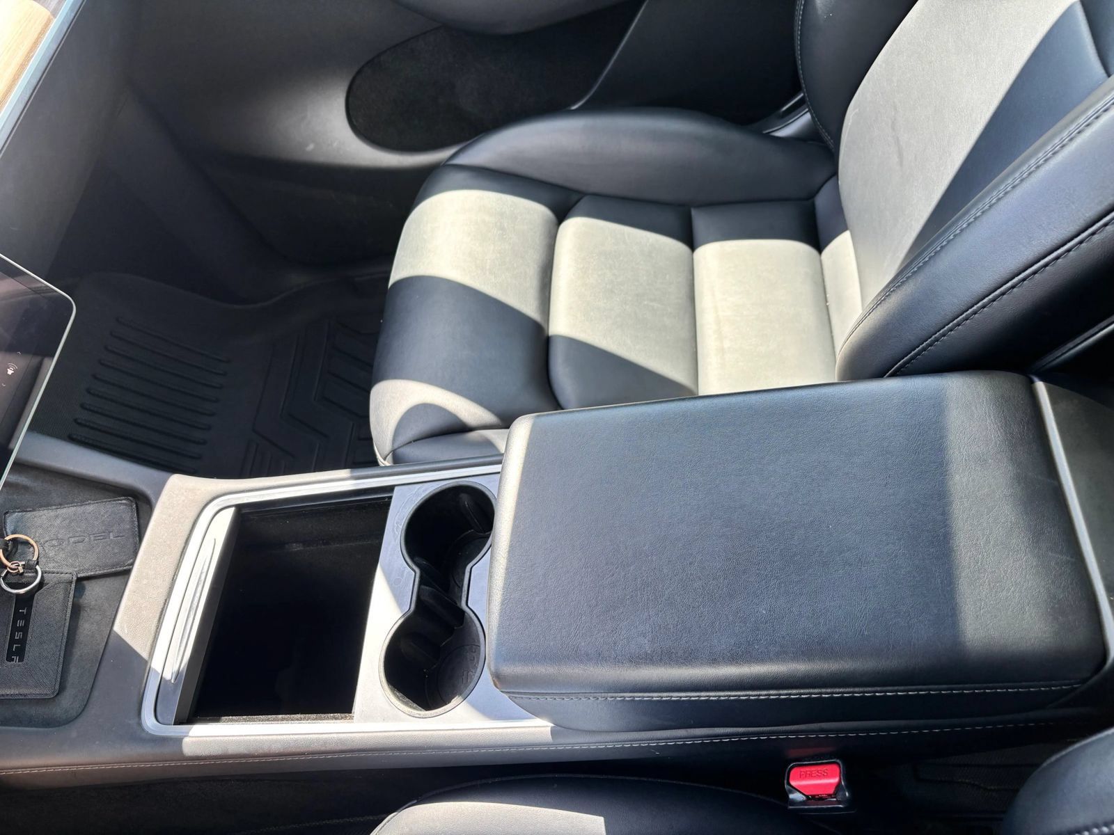 Used 2023 Tesla Model Y Long Range AWD/4WD image 25