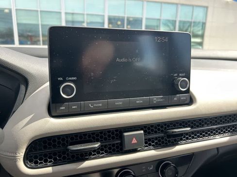 Used 2023 Honda HR-V LX image 11