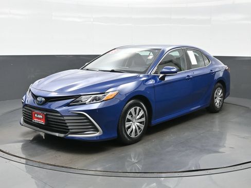 Used 2023 Toyota Camry LE FWD image 2