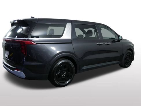 Used 2026 Kia Carnival FWD image 11