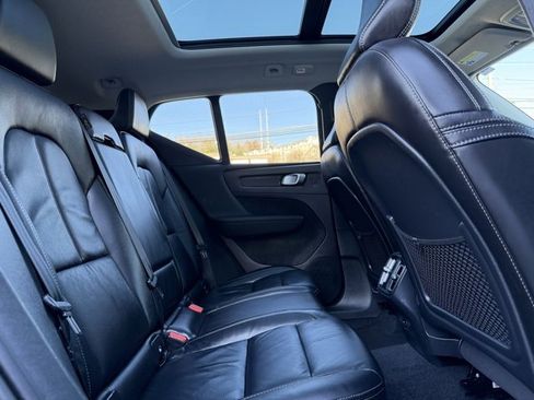 Used 2023 Volvo XC40 B5 Plus image 63