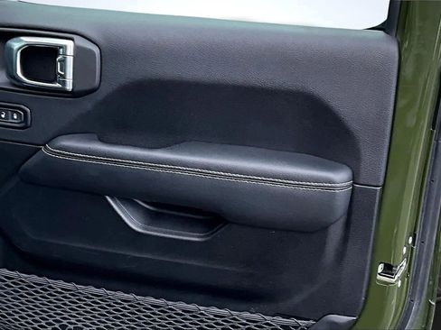 Used 2023 Jeep Wrangler Sahara image 29